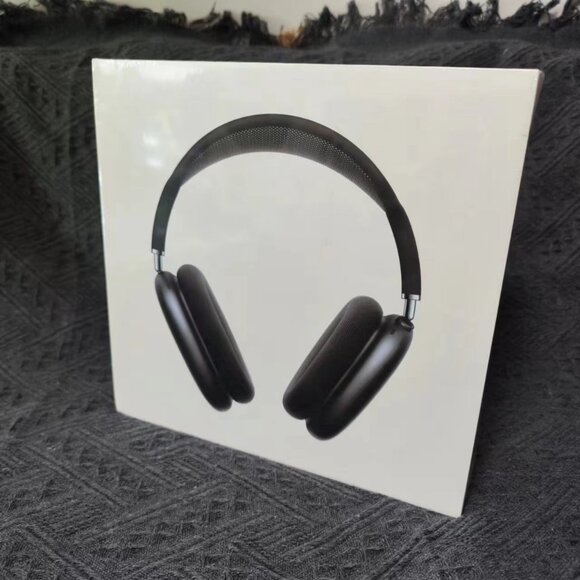 Apple AirPod Pro Max - Black with charger (original box) - Picture 3 of 4